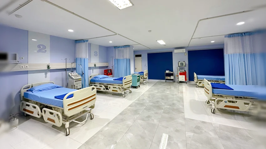 Intensive Care Unit RS Mitra Husada